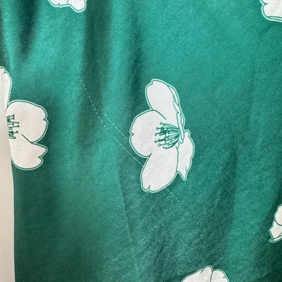 Princess Polly green floral dress satin 2 - Picture 2 of 4